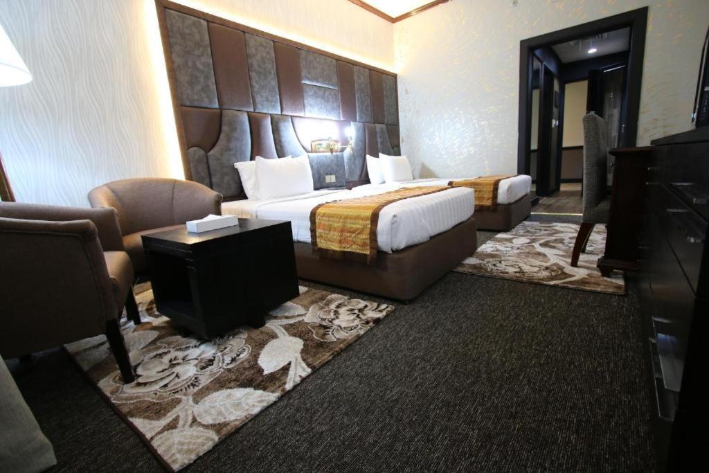 Knight Armour Hotel Dubai Exterior foto